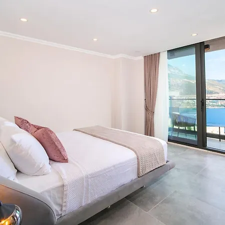 Eden Collection Lunara Kalkan